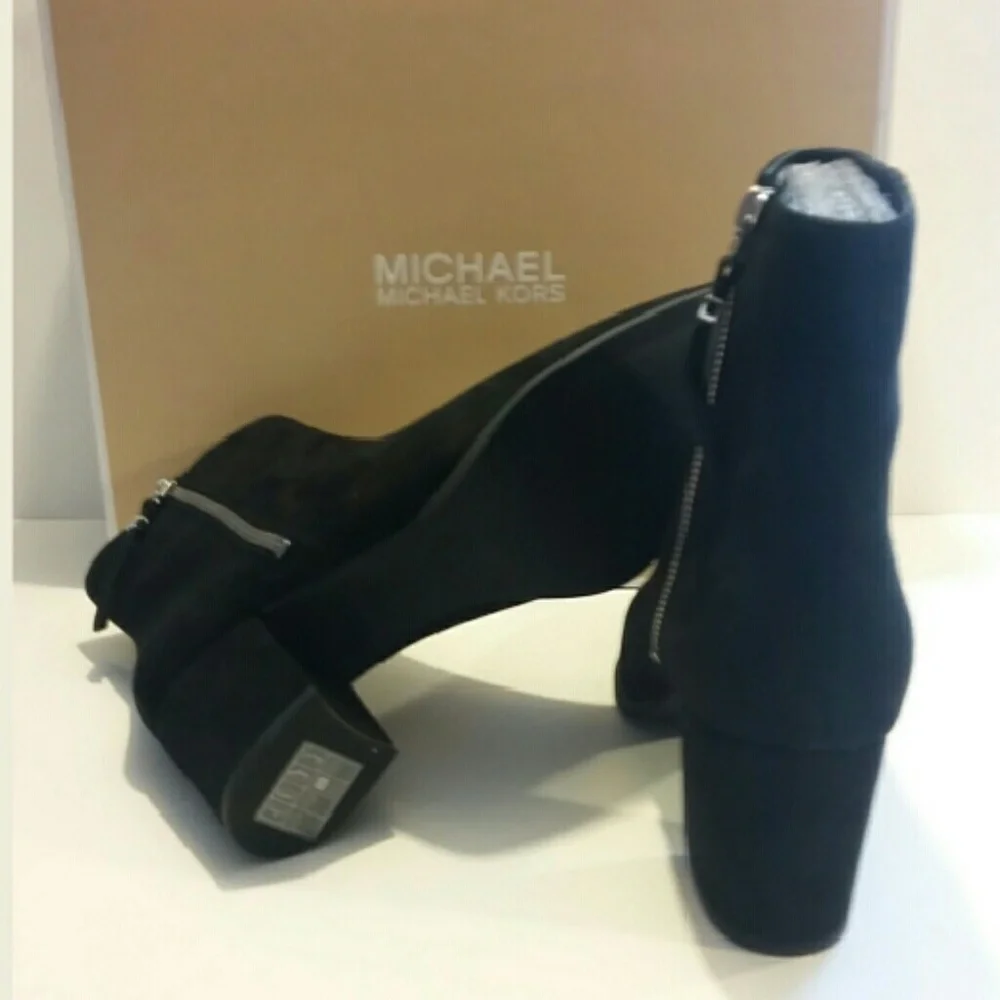 🆕Michael Kors Black Suede Booties - Picture 3 of 4